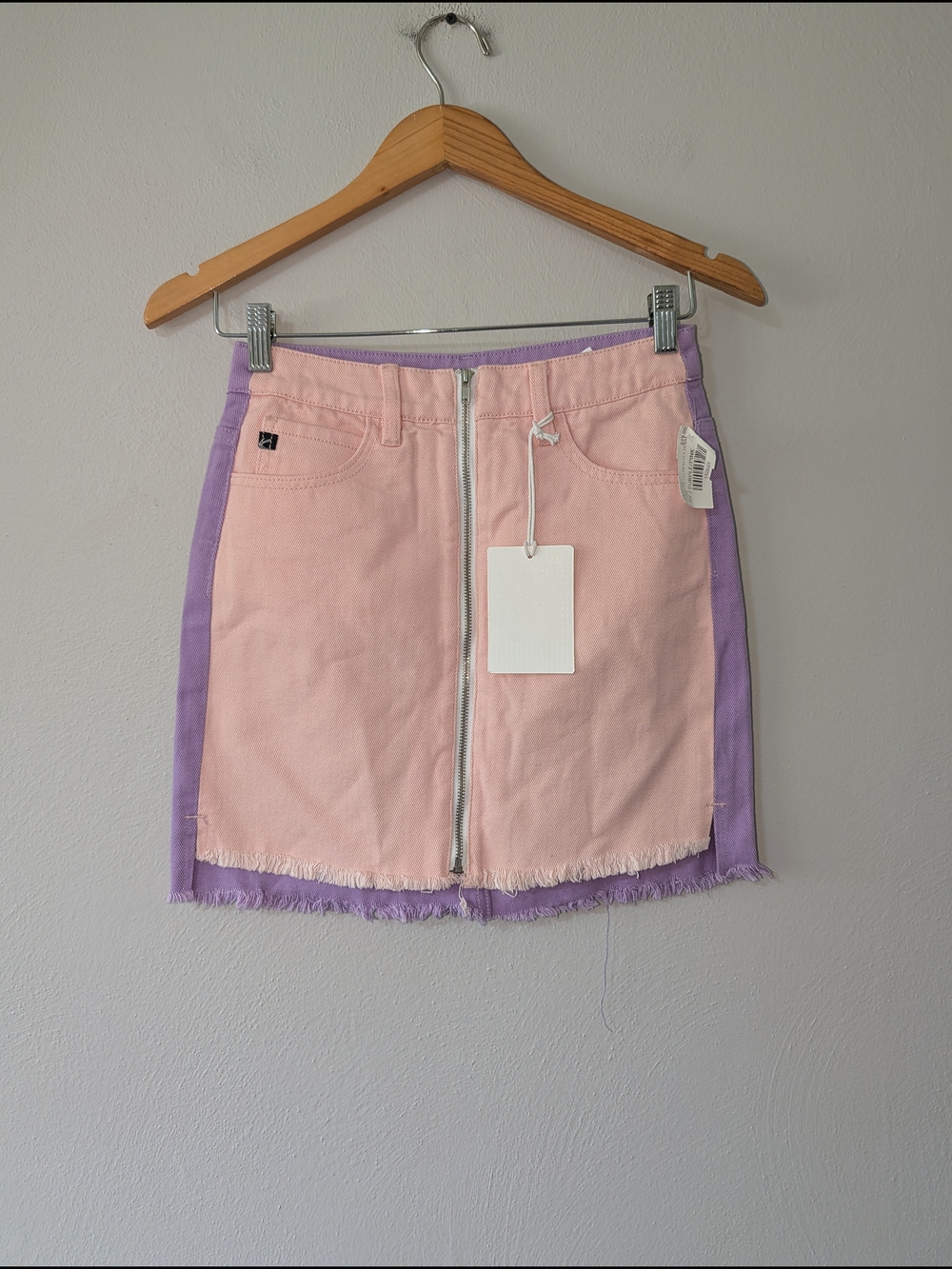 XS NWT KanCan Two-Tone Pink and Lavender Zip Front Mini Skirt